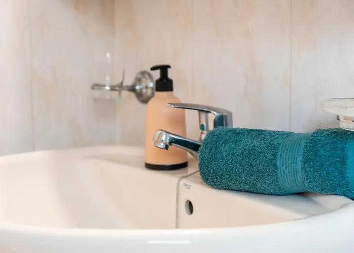 17 Cristianos By The ,wifi Daire